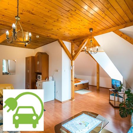 Szent Kristóf Panzió és Apartmanok Esztergom Exterior foto