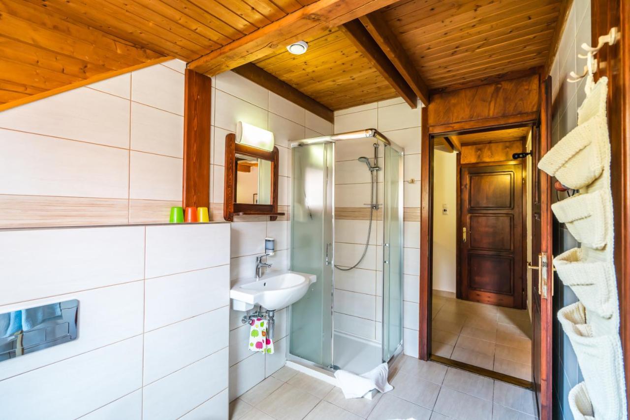 Szent Kristóf Panzió és Apartmanok Esztergom Exterior foto